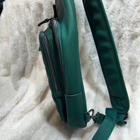 Lug Scurry Wickedly Green Matte Luxe  VL Sling Bag - EUC main image 4